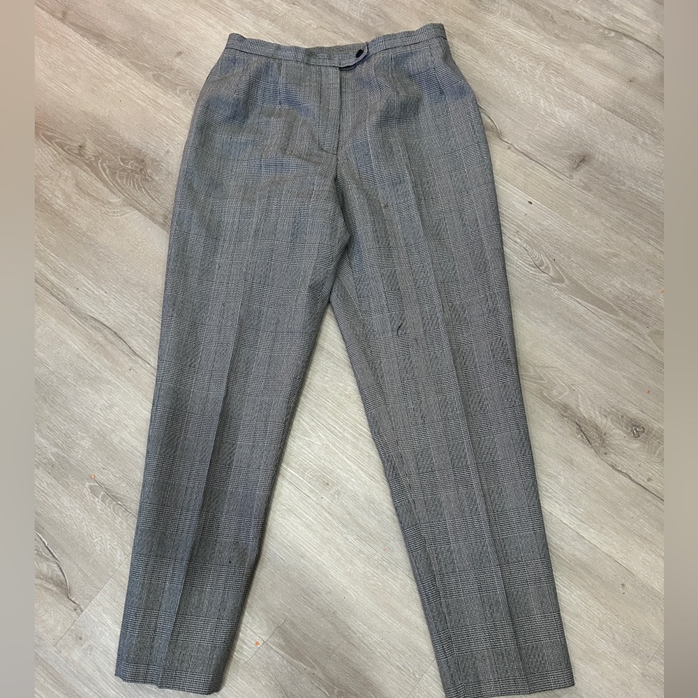 Vintage 100% wool women’s Gray Plaid Trousers size 6P academia old money